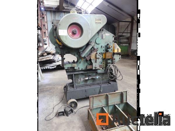 Grote foto omera multimatic multifunctionele ponsmachine 16 70s doe het zelf en verbouw ijzerwaren en bevestigingsmiddelen
