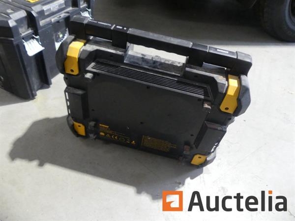 Grote foto dewalt accuspijkermachine bouwplaatsradio doe het zelf en verbouw gereedschappen en machines