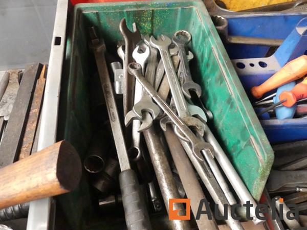 Grote foto werkplaats gereedschap doe het zelf en verbouw ijzerwaren en bevestigingsmiddelen