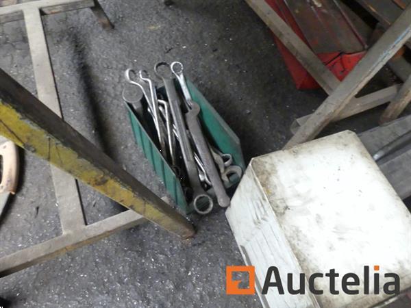 Grote foto werkplaats gereedschap doe het zelf en verbouw ijzerwaren en bevestigingsmiddelen