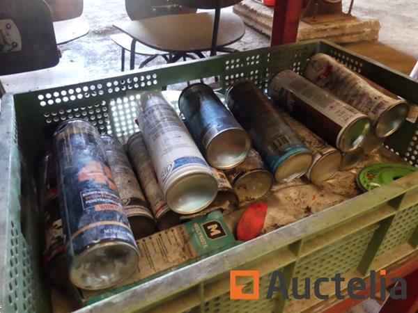 Grote foto 2 niet verwijderbare metalen planken en inhoud doe het zelf en verbouw hefwerktuigen