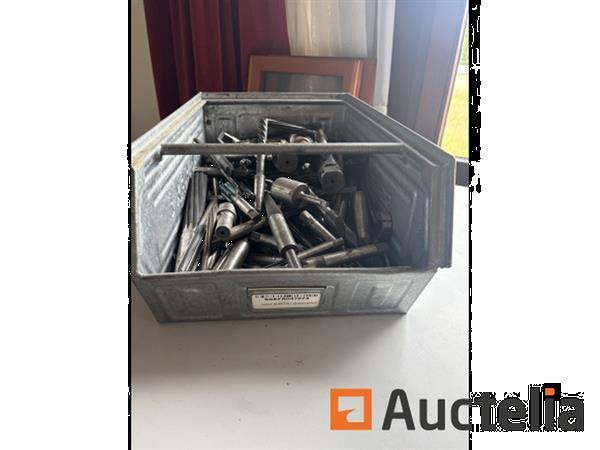 Grote foto industrieel lot frezen tappen boren 100 stuks doe het zelf en verbouw ijzerwaren en bevestigingsmiddelen