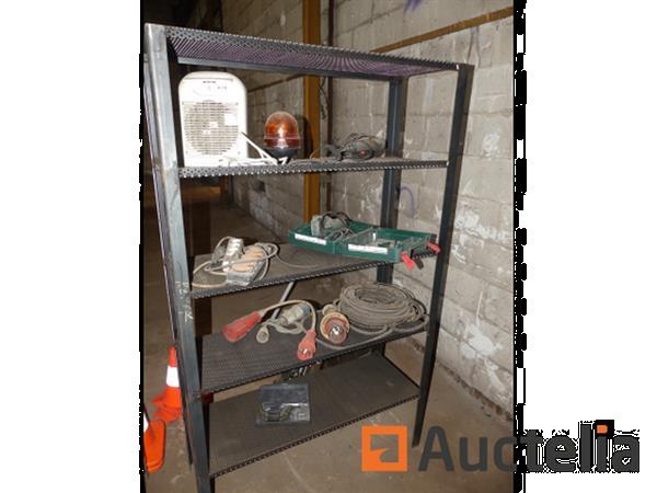 Grote foto 2 niet verwijderbare metalen planken en inhoud doe het zelf en verbouw hefwerktuigen