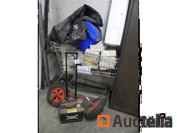Grote foto booster 2 wielen en trolley met labels doe het zelf en verbouw overige doe het zelf en verbouw