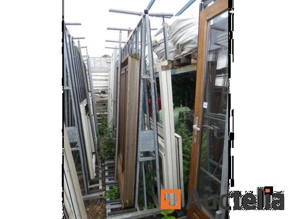 Grote foto draagezel met inhoud doe het zelf en verbouw hefwerktuigen