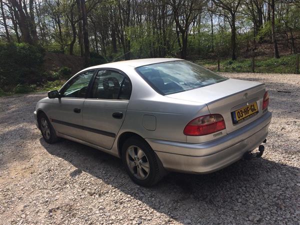 Grote foto toyota avensis 1.8 sedan airco. auto toyota