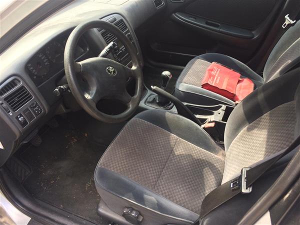 Grote foto toyota avensis 1.8 sedan airco. auto toyota