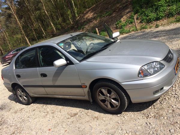 Grote foto toyota avensis 1.8 sedan airco. auto toyota