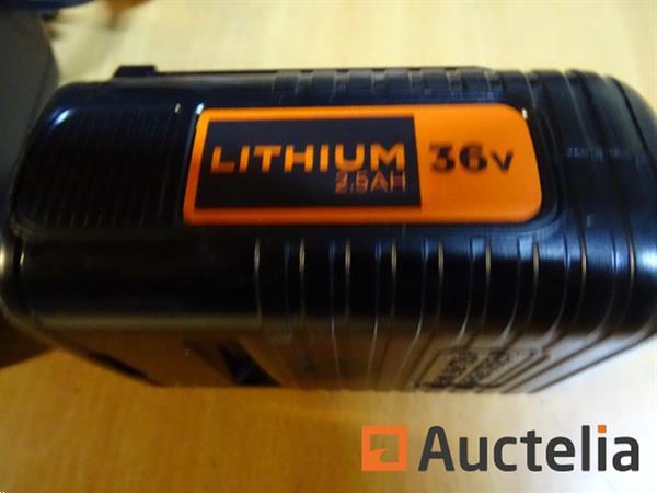 Grote foto 2 5 ah 36 v lithiumbatterij en black decker oplader doe het zelf en verbouw overige doe het zelf en verbouw