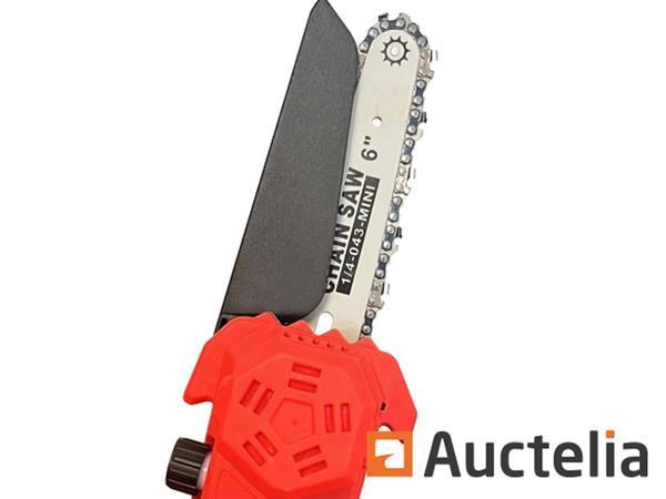 Grote foto kibani accu takkenzaag agrarisch algemeen