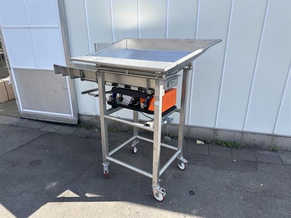 Grote foto bodijn trilgoot invoertriller uitvoerbreedte 19 cm agrarisch kisten