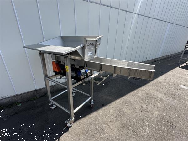 Grote foto bodijn trilgoot invoertriller uitvoerbreedte 19 cm agrarisch kisten