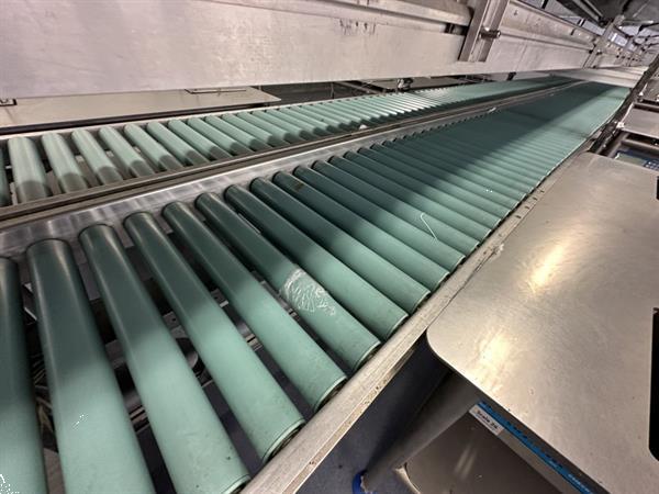 Grote foto martin stolze combi conveyor productie en inpaklijn met 11 marco werktafels met weegschaal agrarisch tuinbouw