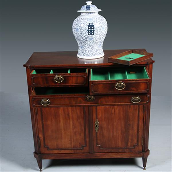 Grote foto hollandse louis seize penantkast ca 1790 met drie laden en twee deuren no.301850 antiek en kunst stoelen en banken
