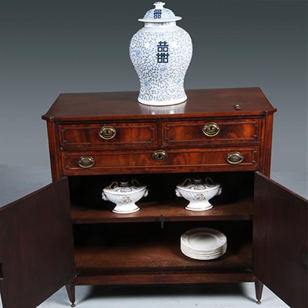 Grote foto hollandse louis seize penantkast ca 1790 met drie laden en twee deuren no.301850 antiek en kunst stoelen en banken