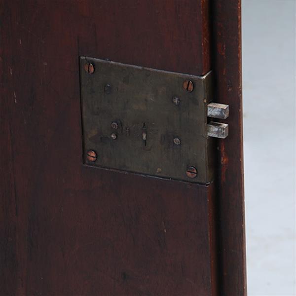 Grote foto hollandse louis seize penantkast ca 1790 met drie laden en twee deuren no.301850 antiek en kunst stoelen en banken