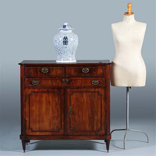 Grote foto hollandse louis seize penantkast ca 1790 met drie laden en twee deuren no.301850 antiek en kunst stoelen en banken