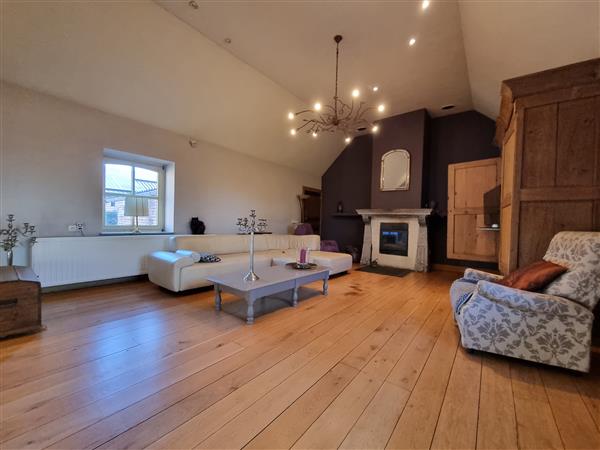 Grote foto hasselt gerenoveerde vierkantshoeve huizen en kamers bestaand benelux
