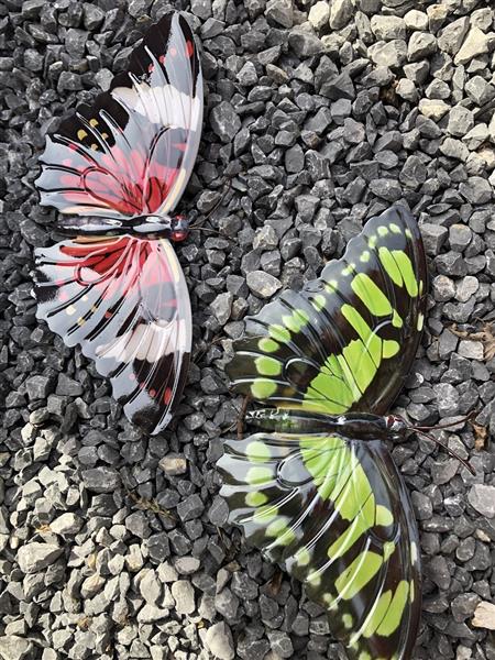 Grote foto prachtige set wandvlinders mooi in kleur en uit metaal. tuin en terras tuindecoratie