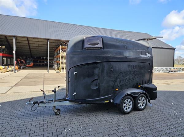 Grote foto humbaur pegasus paardentrailer 2 paards met zadelkamer geheel polyester agrarisch aanhangwagens