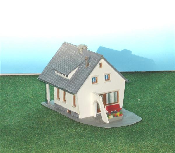 Grote foto huis met rode bank en poort ho h0 nh1329 hobby en vrije tijd h0