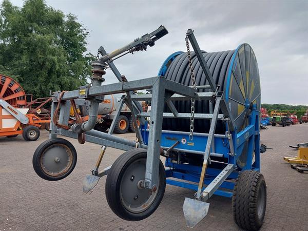 Grote foto idrofoglia 100 g 400 beregeningshaspel met computer agrarisch beregeningapparatuur