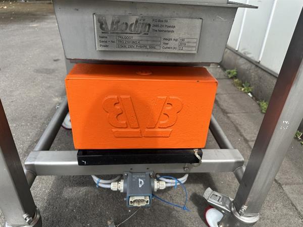 Grote foto bodijn trilgoot invoertriller uitvoerbreedte 19 cm agrarisch kisten
