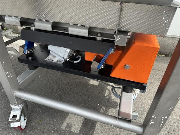 Grote foto bodijn trilgoot invoertriller uitvoerbreedte 19 cm agrarisch kisten