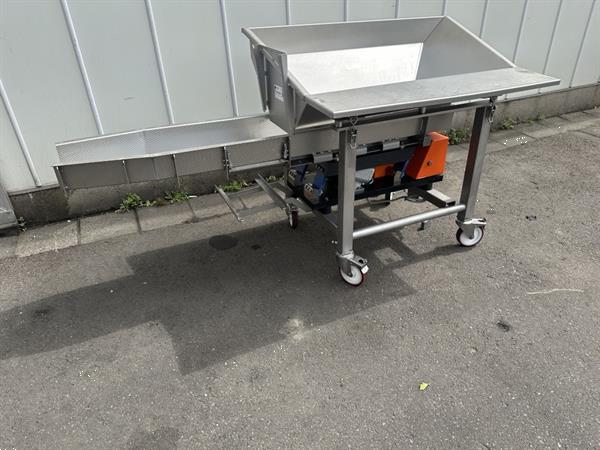 Grote foto bodijn trilgoot invoertriller uitvoerbreedte 19 cm agrarisch kisten