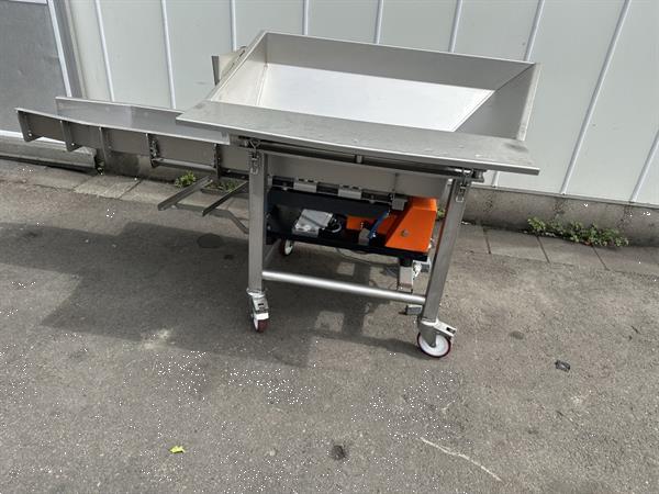Grote foto bodijn trilgoot invoertriller uitvoerbreedte 19 cm agrarisch kisten