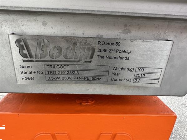 Grote foto bodijn trilgoot invoertriller uitvoerbreedte 19 cm agrarisch kisten