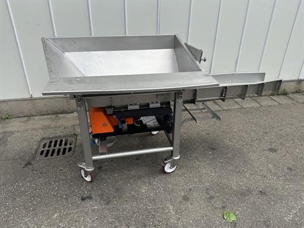 Grote foto bodijn trilgoot invoertriller uitvoerbreedte 19 cm agrarisch kisten