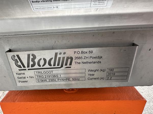 Grote foto bodijn trilgoot invoertriller uitvoerbreedte 19 cm agrarisch kisten