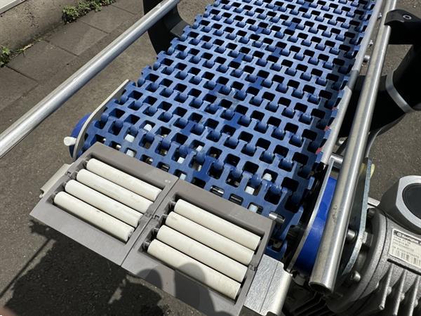Grote foto het packhuys transportband met kunststof modulaire band 185 x 20 cm agrarisch transportbanden