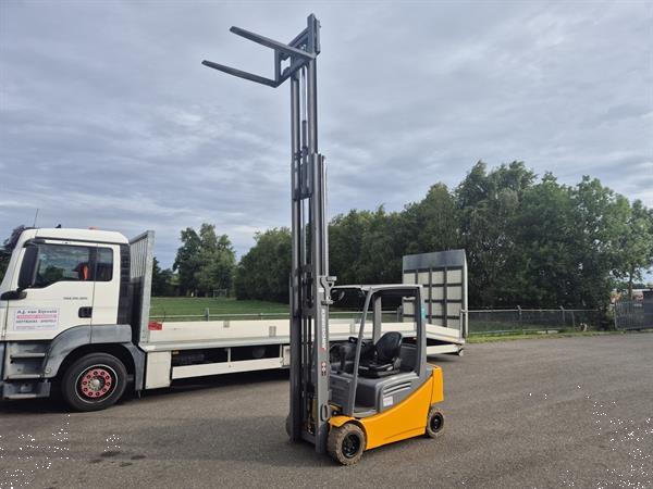 Grote foto jungheinrich efg320 4 wieler elektrisch mast 3f464 3644 uur. agrarisch heftrucks