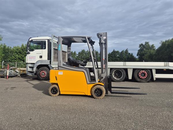 Grote foto jungheinrich efg320 4 wieler elektrisch mast 3f464 3644 uur. agrarisch heftrucks