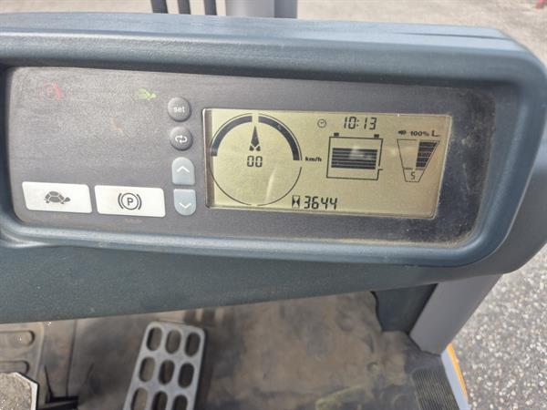 Grote foto jungheinrich efg320 4 wieler elektrisch mast 3f464 3644 uur. agrarisch heftrucks