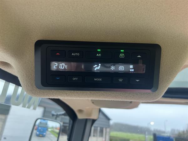 Grote foto kioti rx8040pc ge 73 pk cabine airco 4wd powershuttle evt met voorlader agrarisch tractoren