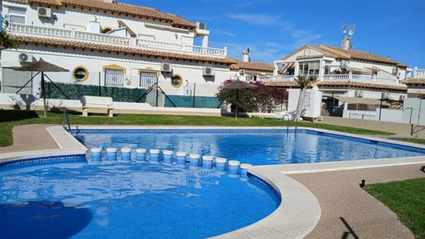 Grote foto uw gerenoveerde bungalow in orihuela costa met huizen en kamers bestaand europa