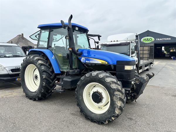 Grote foto new holland tm 120 agrarisch tractoren