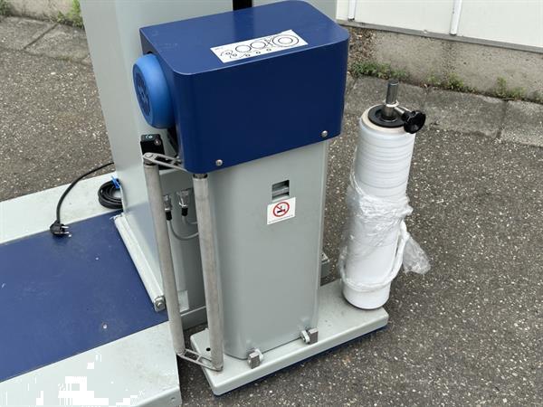 Grote foto youngsunpack europe mh fg2000b palletwikkelaar met oprijplaat agrarisch tuinbouw