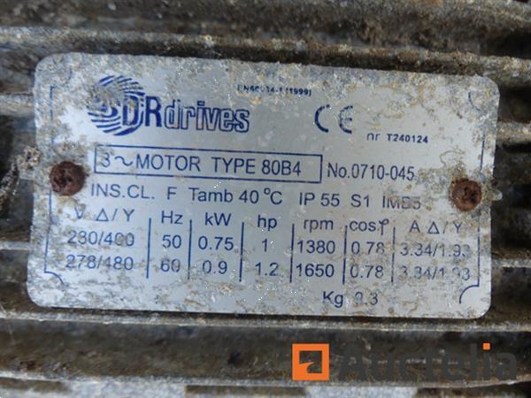 Grote foto 2 motoren agrarisch tractor onderdelen