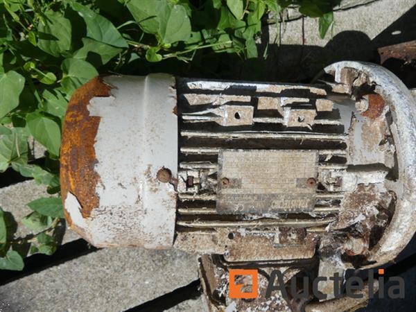Grote foto 2 motoren agrarisch tractor onderdelen