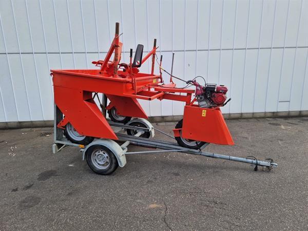 Grote foto structural selectiewagen met transport aanhangwagen agrarisch algemeen