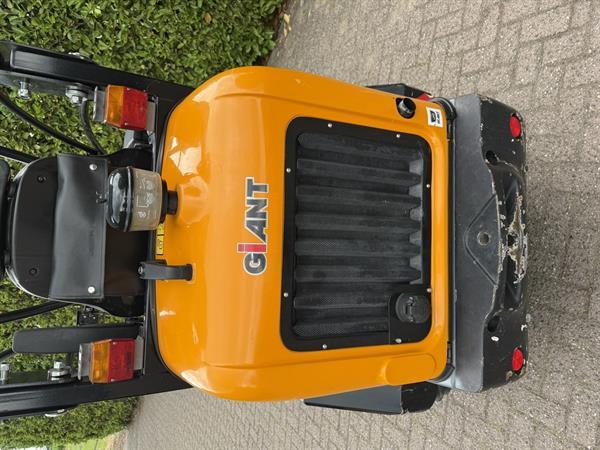 Grote foto giant 332 swt bj 2018 met 450 uur marge prijs agrarisch algemeen