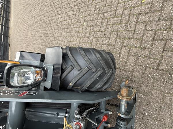 Grote foto giant 332 swt bj 2018 met 450 uur marge prijs agrarisch algemeen