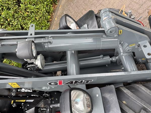 Grote foto giant 332 swt bj 2018 met 450 uur marge prijs agrarisch algemeen