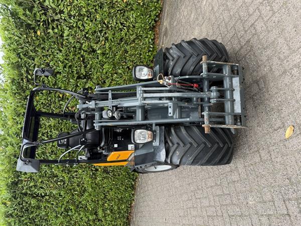 Grote foto giant 332 swt bj 2018 met 450 uur marge prijs agrarisch algemeen