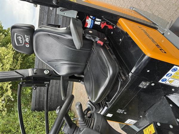Grote foto giant 332 swt bj 2018 met 450 uur marge prijs agrarisch algemeen
