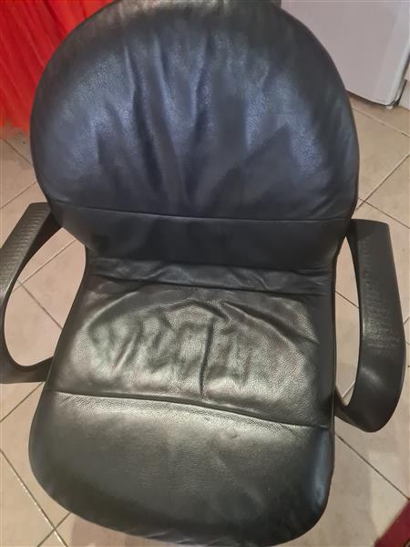 Grote foto lederen kantoorstoel bureaustoel zwart huis en inrichting bureaustoelen